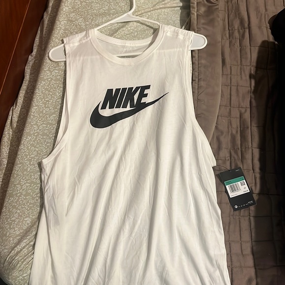 Nike womens tank top. Brand new. Size XL